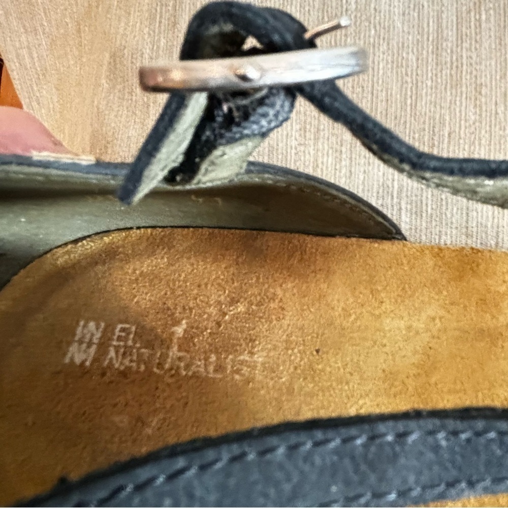 EL NATURALISTA Sz 41 Tan Black Pointy  Ankle Strap Leather Sandals Comfort Shoes - Picture 11 of 12